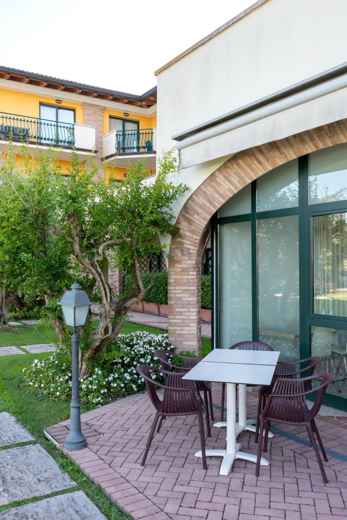 Le Terrazze Sul Lago Hotel & Residence Padenghe sul Garda Buitenkant foto