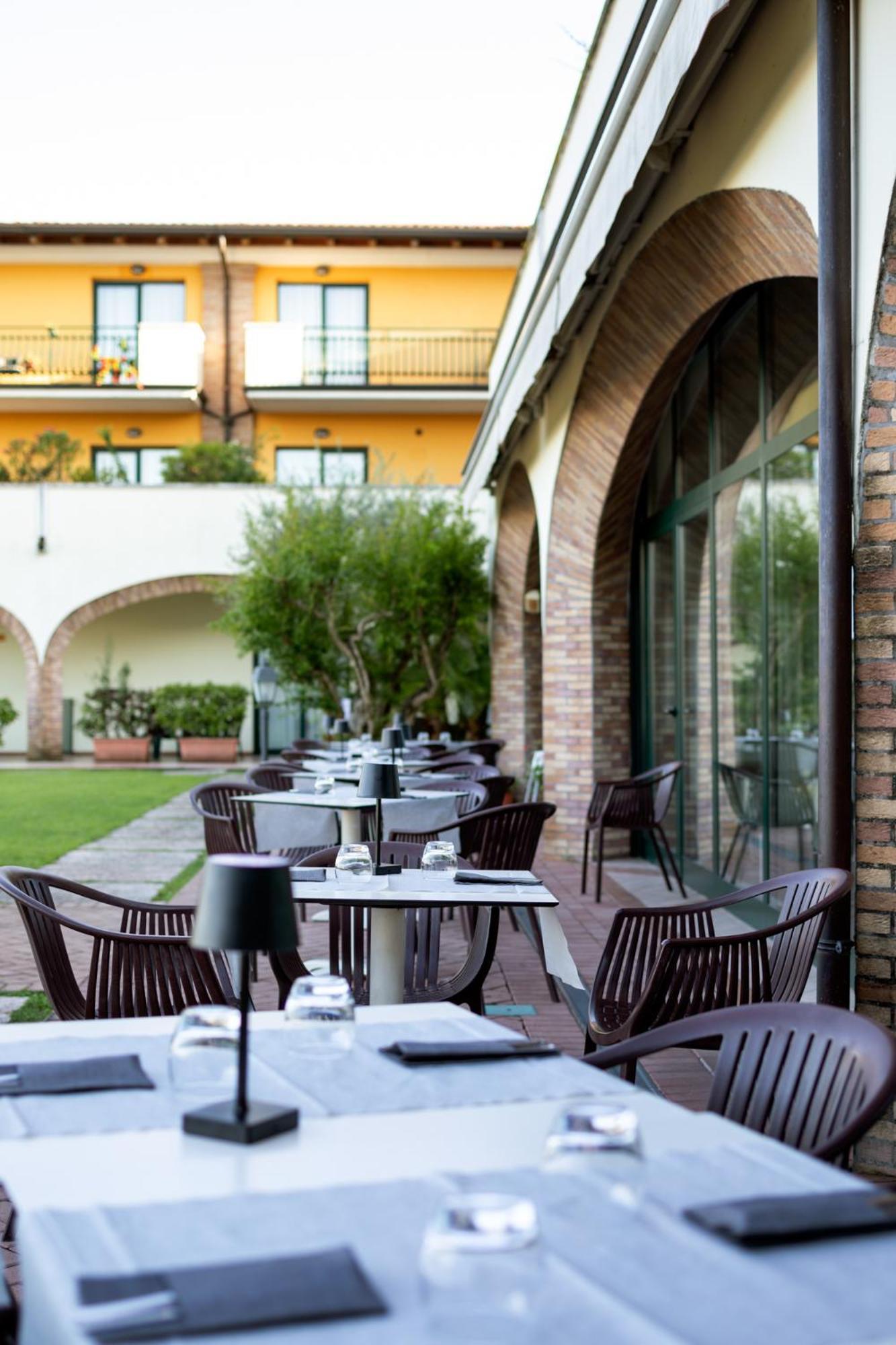 Le Terrazze Sul Lago Hotel & Residence Padenghe sul Garda Buitenkant foto