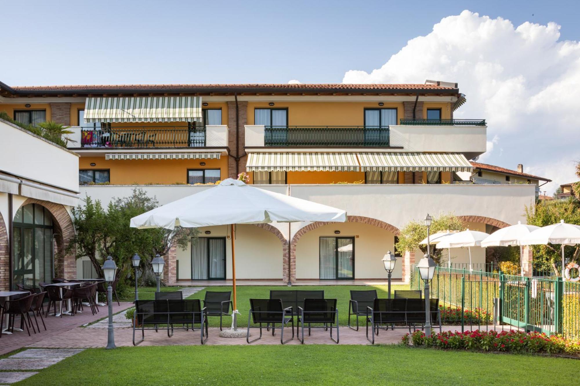 Le Terrazze Sul Lago Hotel & Residence Padenghe sul Garda Buitenkant foto