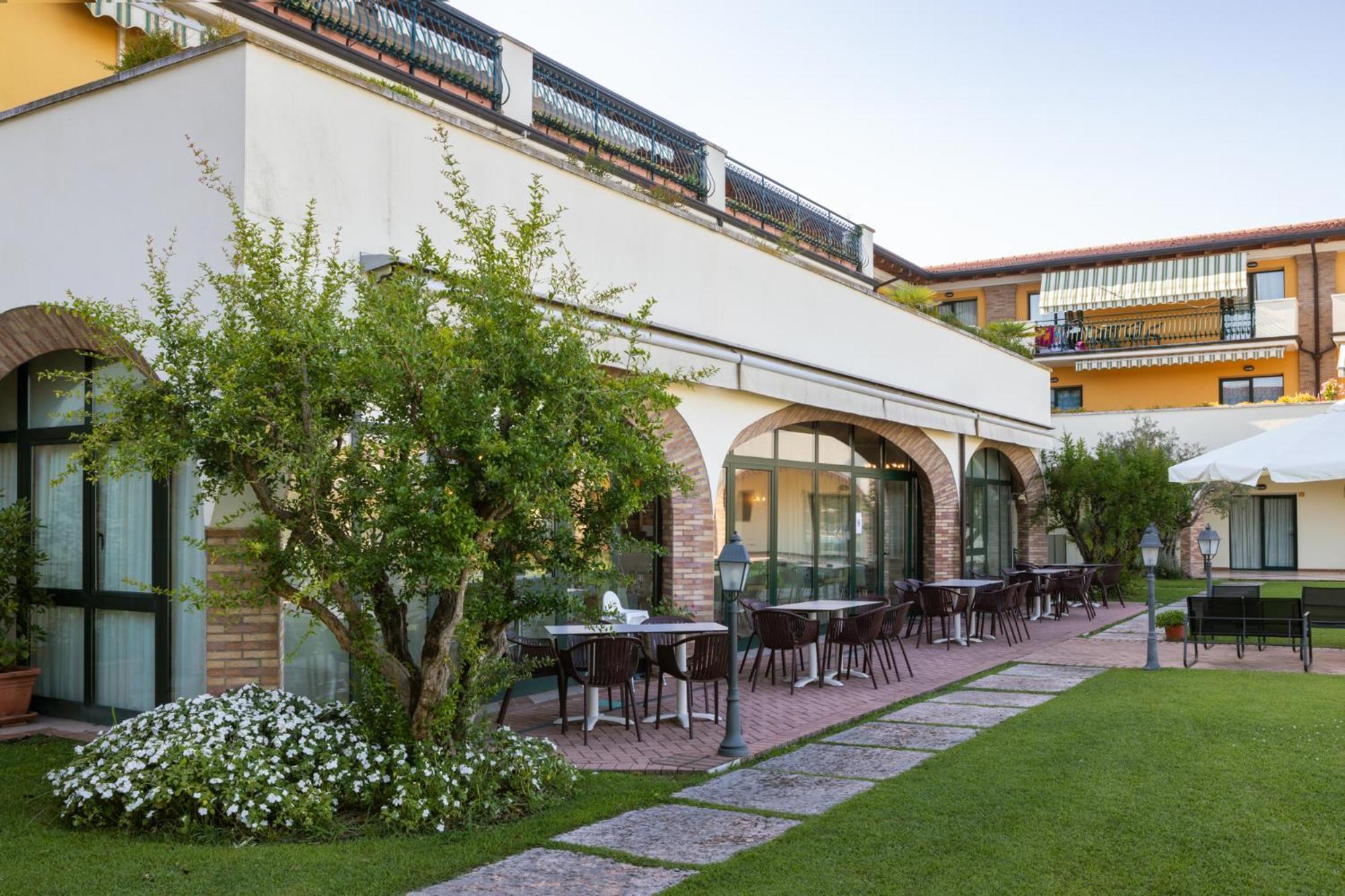 Le Terrazze Sul Lago Hotel & Residence Padenghe sul Garda Buitenkant foto