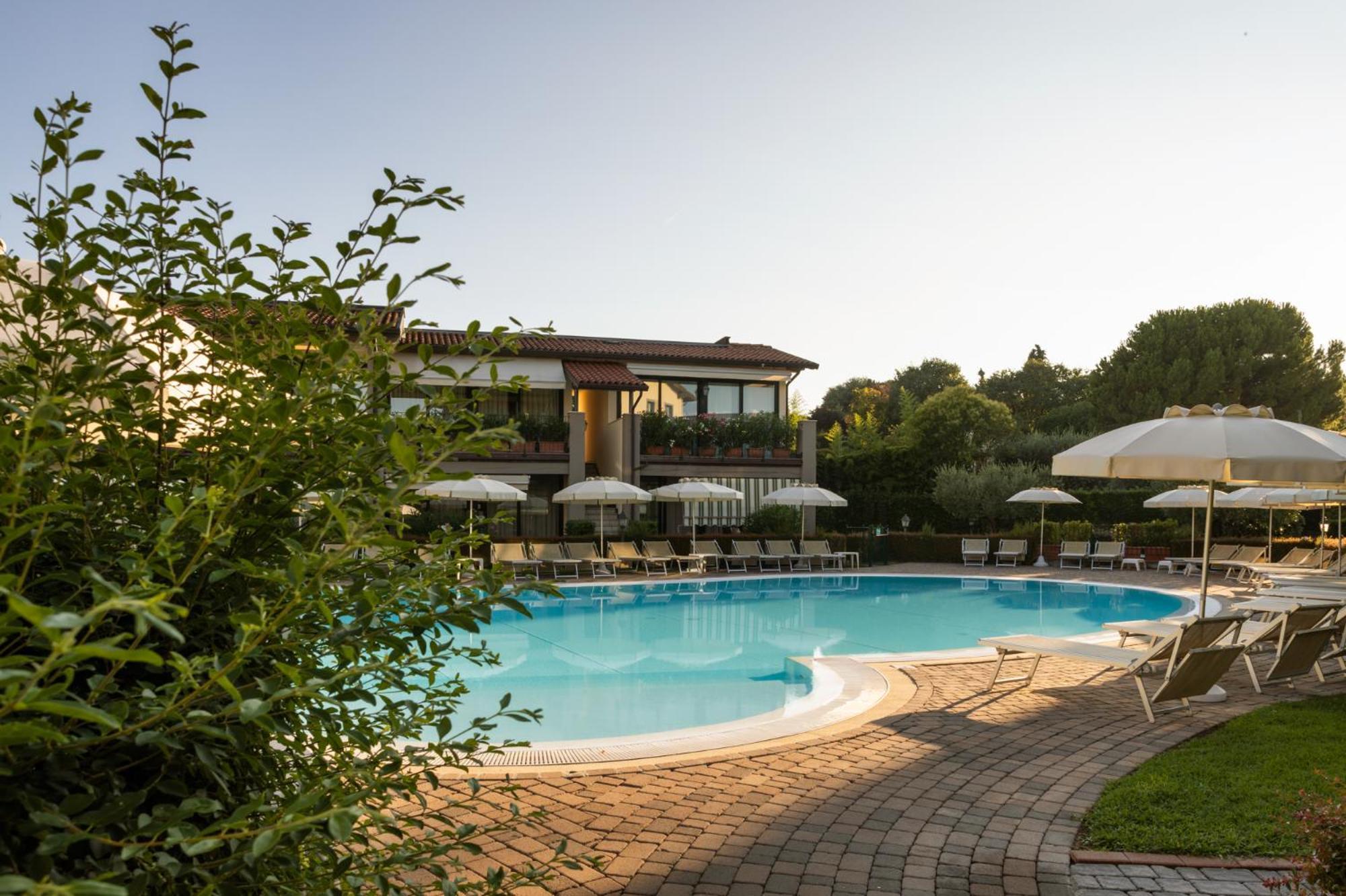 Le Terrazze Sul Lago Hotel & Residence Padenghe sul Garda Buitenkant foto