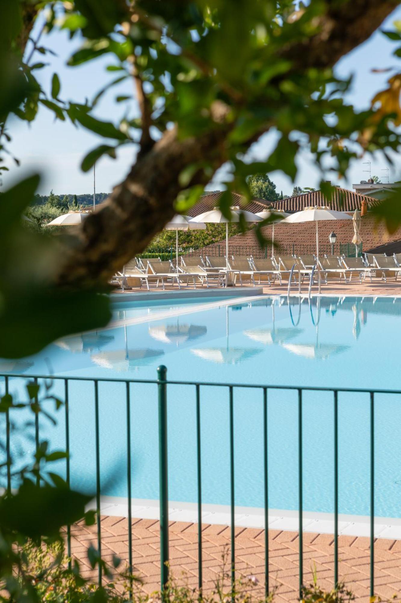 Le Terrazze Sul Lago Hotel & Residence Padenghe sul Garda Buitenkant foto
